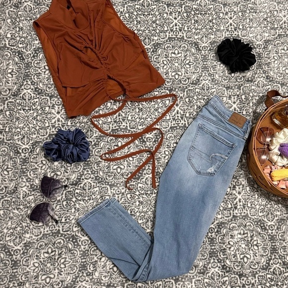 American Eagle  Distressed Jeans US 4 Short - Picture 2 of 9